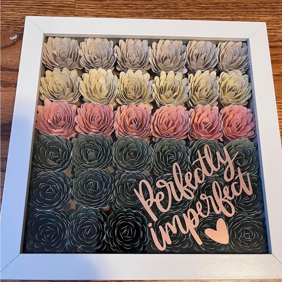 Shadow box - Picture 1 of 1